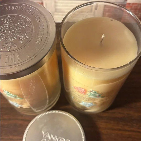 Yankee Candle Christmas Cookie Medium Duo! - Picture 3 of 4